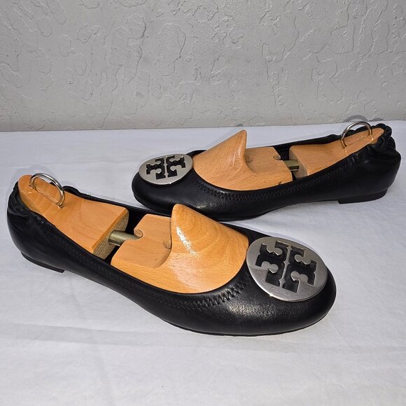 Tory Burch Reva Black Leather Silver Medallion Ballet Flats Women's Size 9.5 M - Picture 1 of 11
